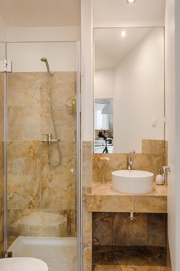 Apartamento Do Carmo Lisbon Exterior photo